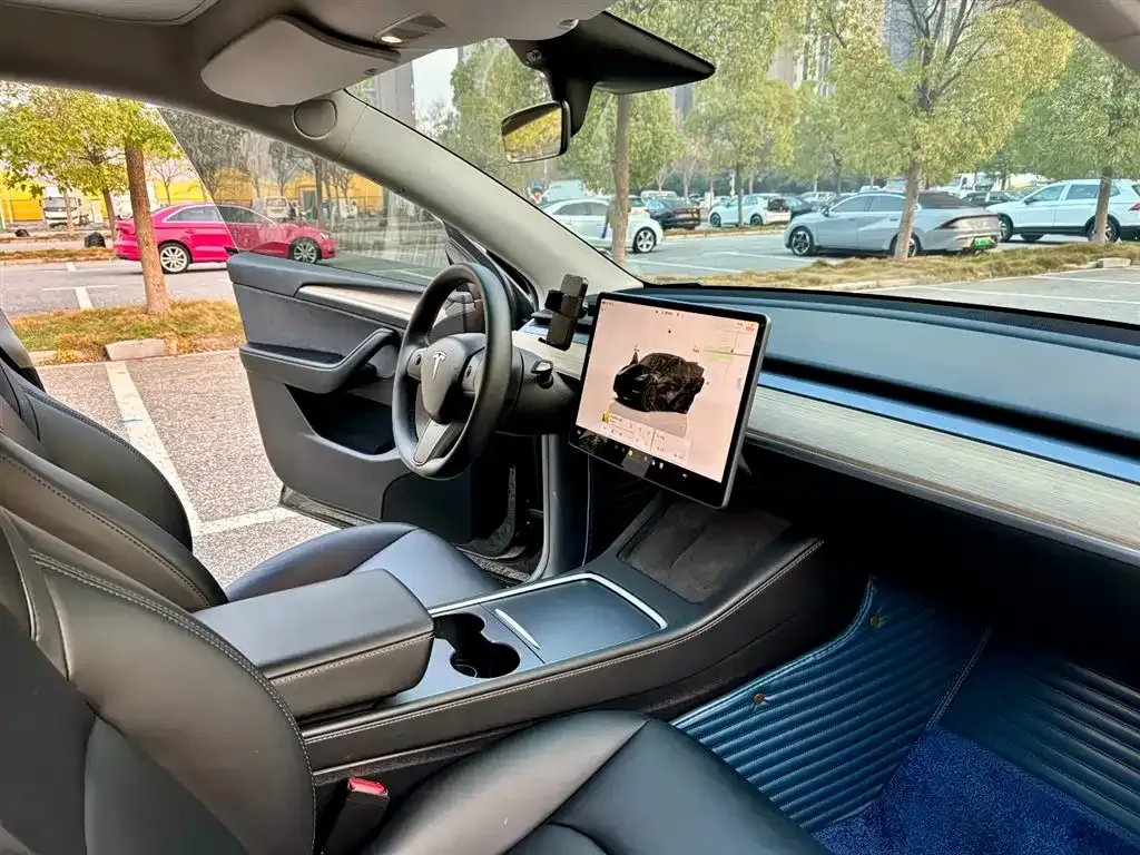 Tesla Model Y — фото 7