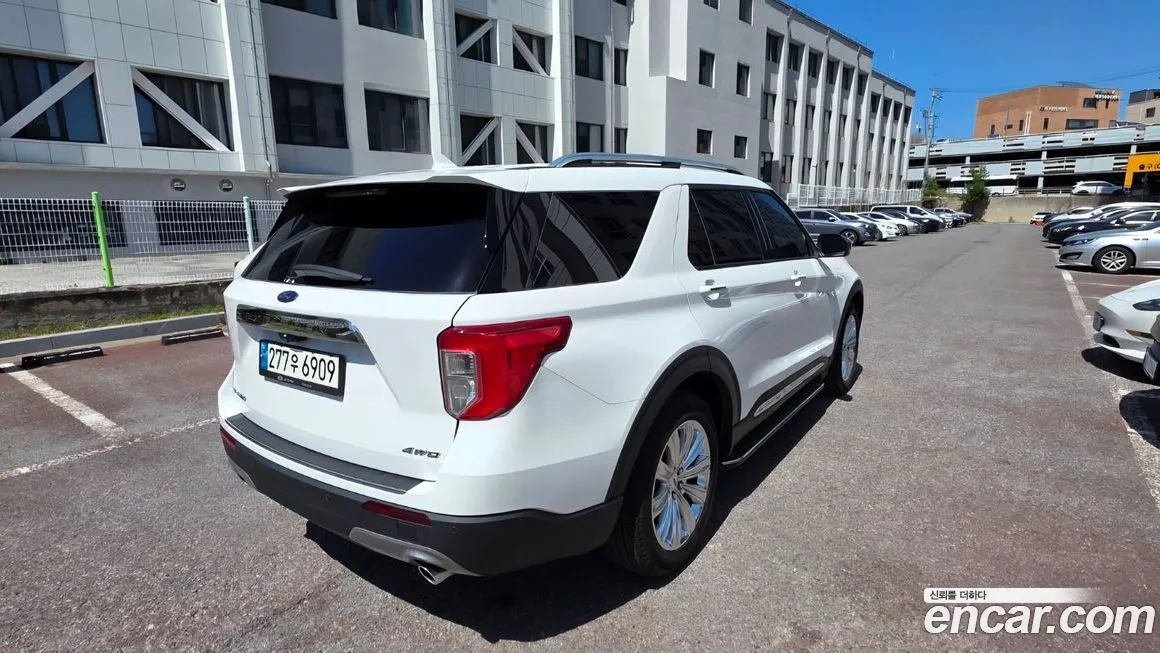 Ford Explorer — фото 10
