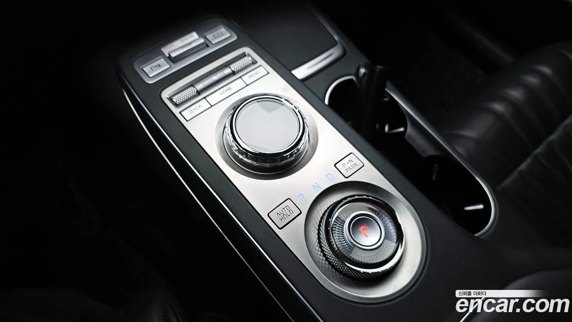 Genesis GV70 — фото 2