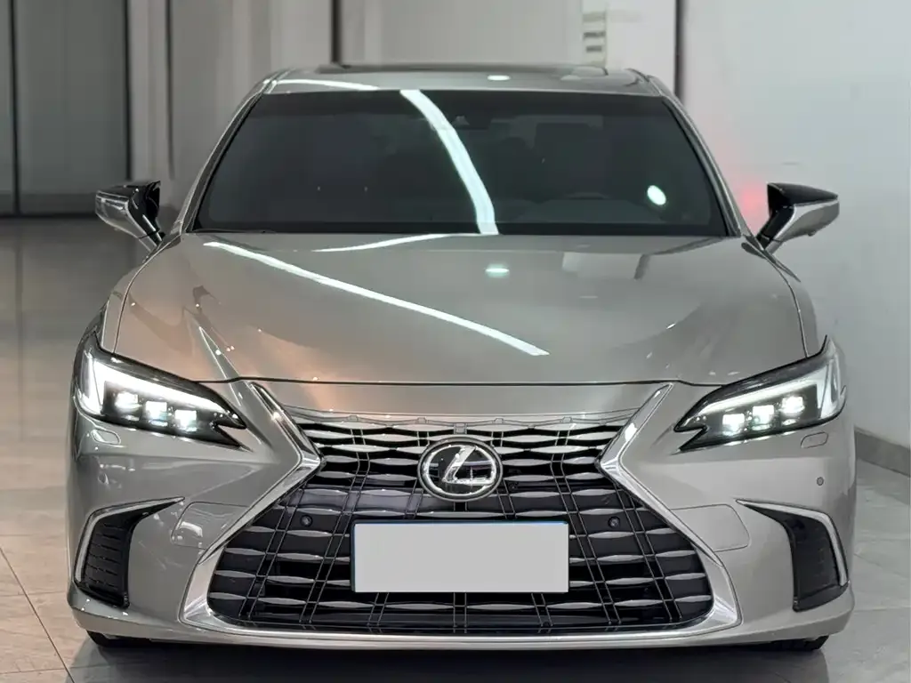 Lexus ES — фото 7