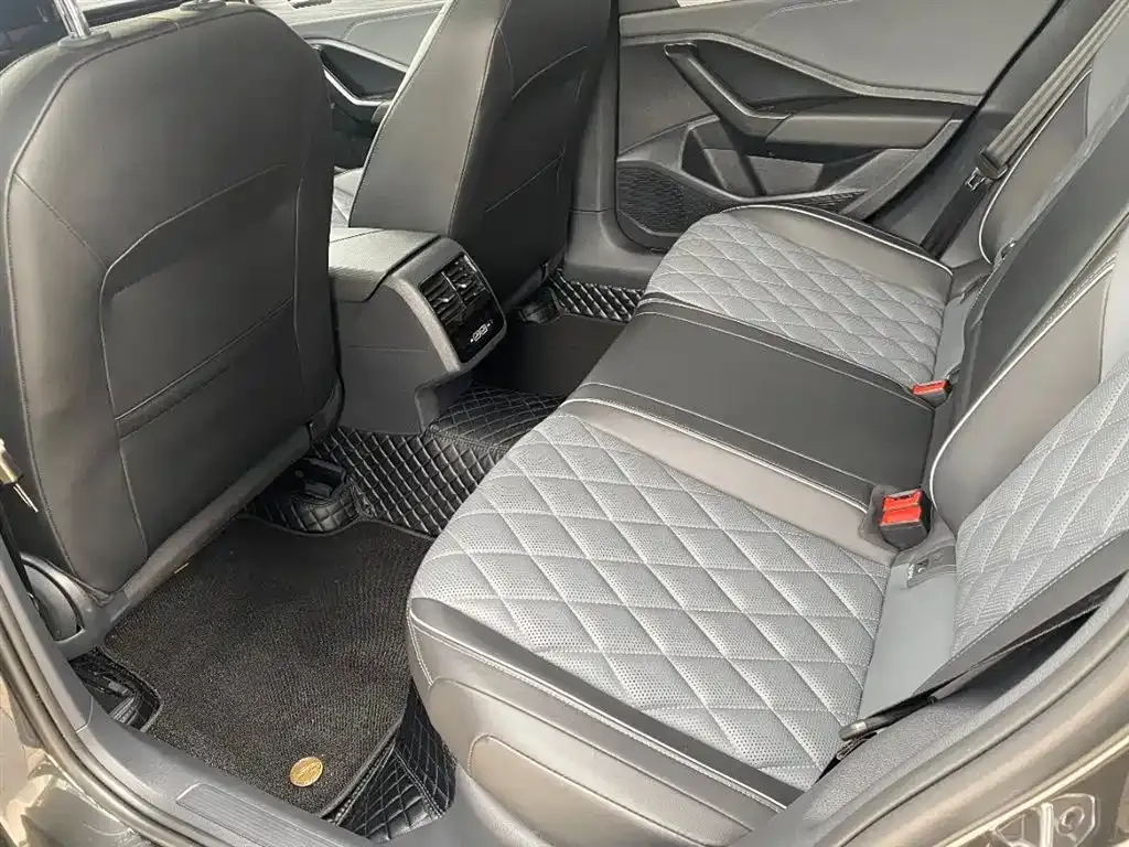 Volkswagen Sagitar 2023 из CN, фото 4
