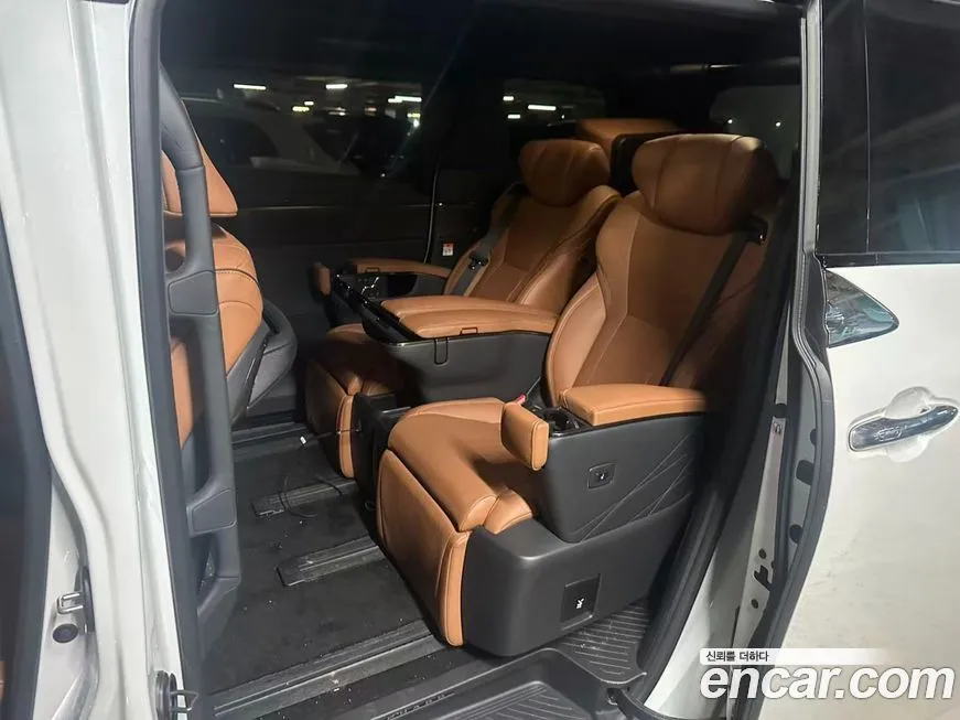 Toyota Alphard 2024 из KR, фото 9