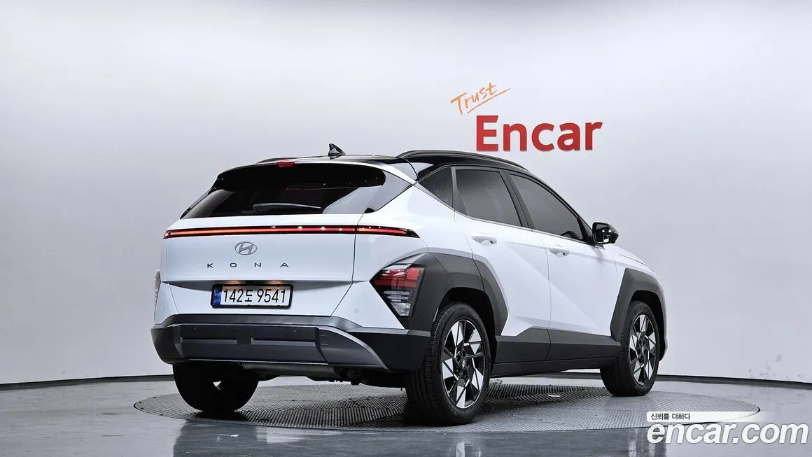 Hyundai Kona — фото 8