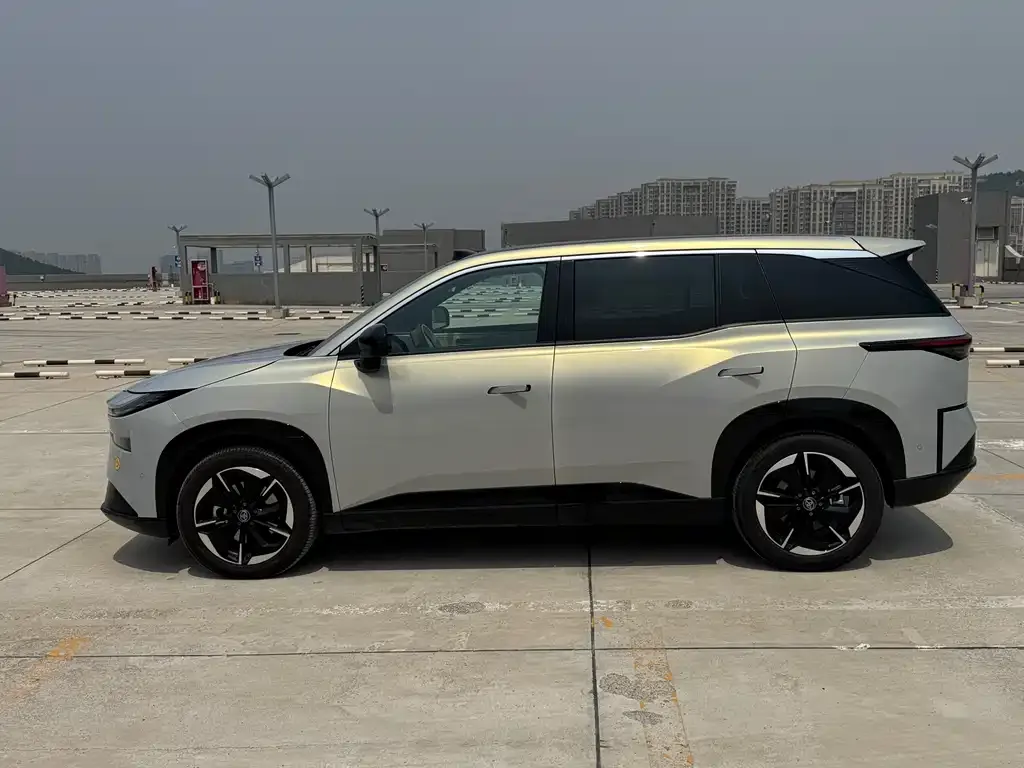 Toyota Platinum 3X 2025 из CN, фото 7