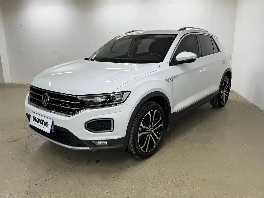 Volkswagen T-Roc — фото 1