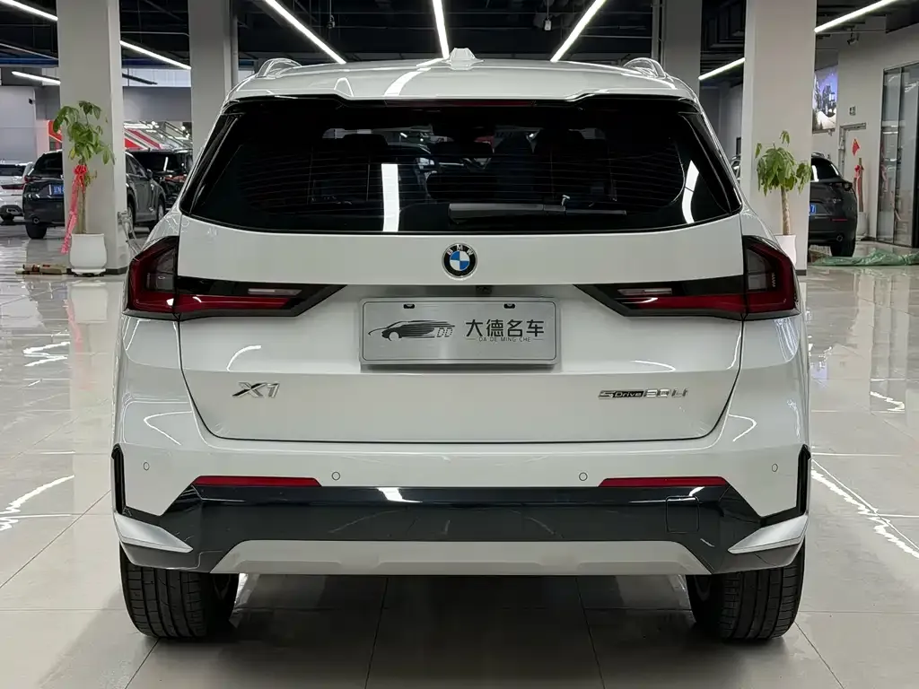 BMW X1 — фото 7