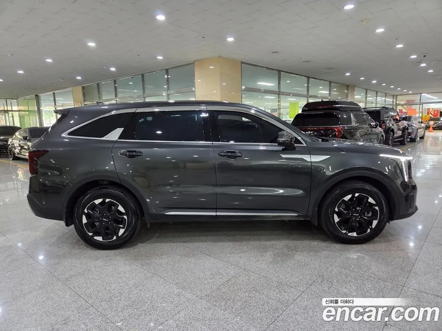 Kia Sorento — фото 10