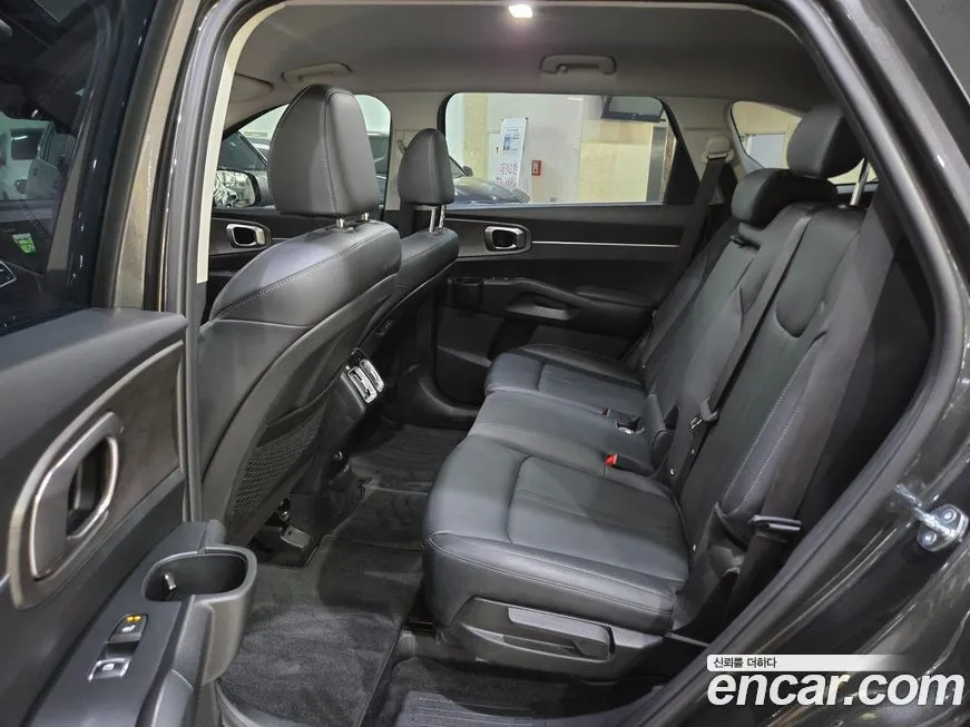 Kia Sorento — фото 7