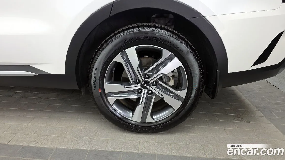 Kia Sorento — фото 8