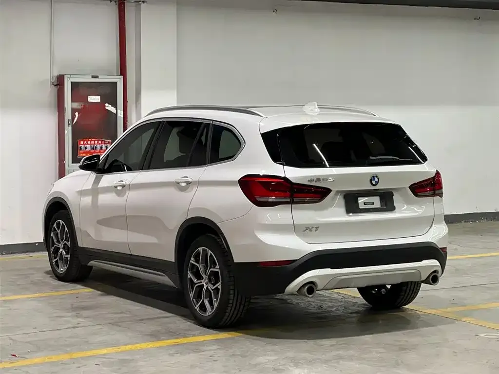 BMW X1 — фото 9