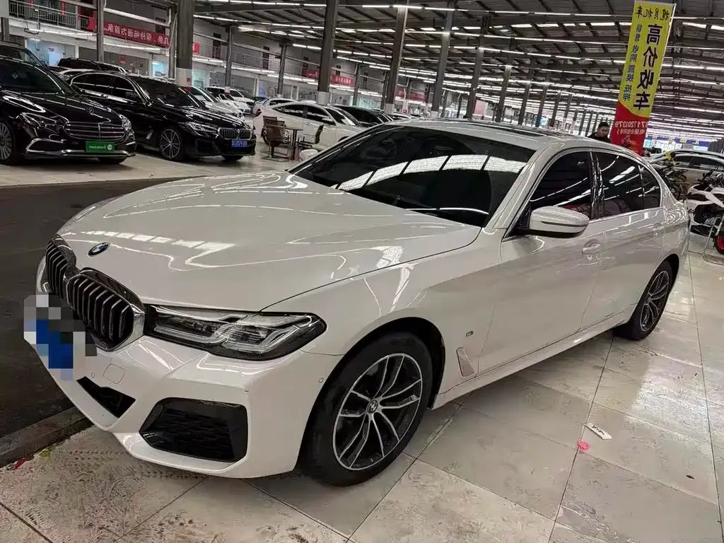 BMW 5 Series — фото 1