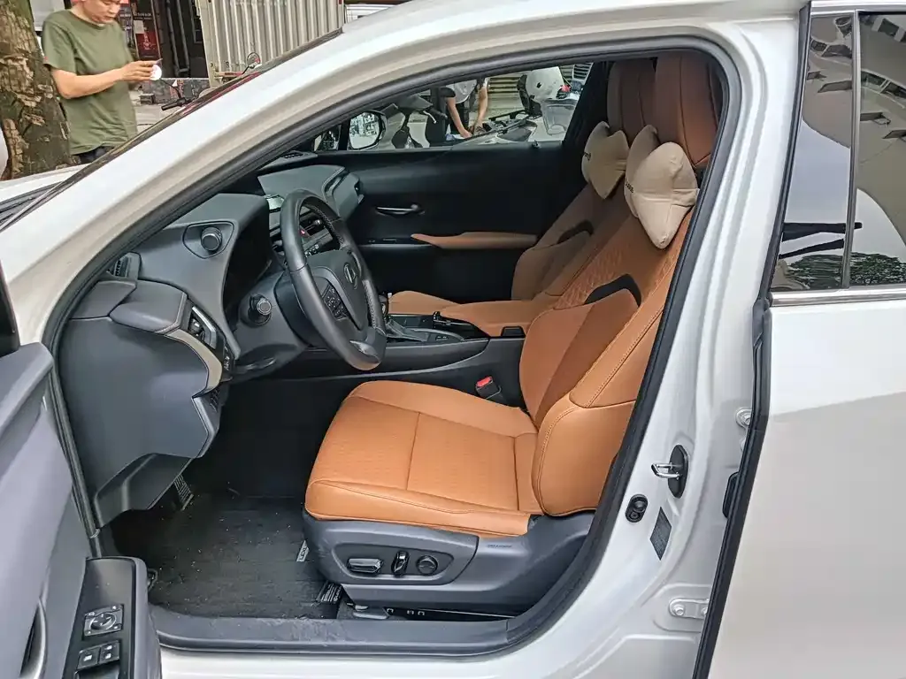 Lexus UX 2021 из CN, фото 2