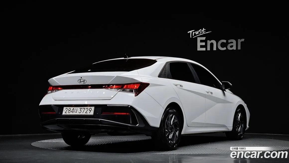 Hyundai AVANTE — фото 4