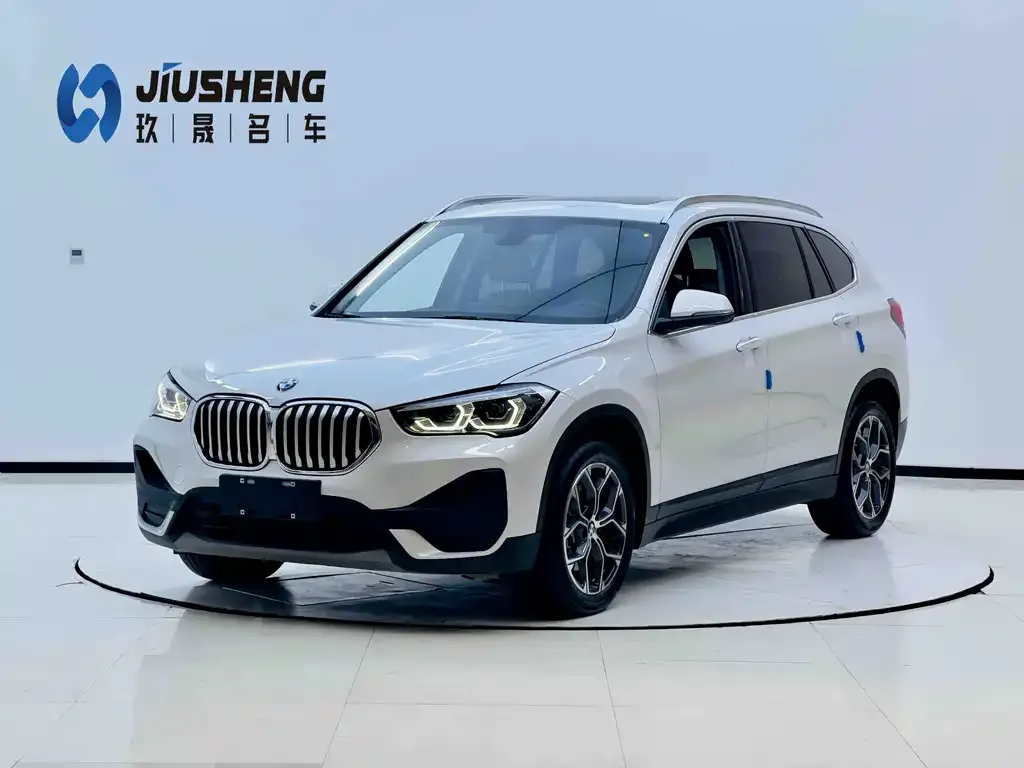 BMW X1 — фото 1