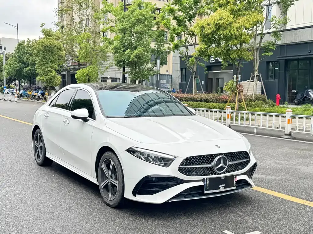 Mercedes-Benz A-Class — фото 10