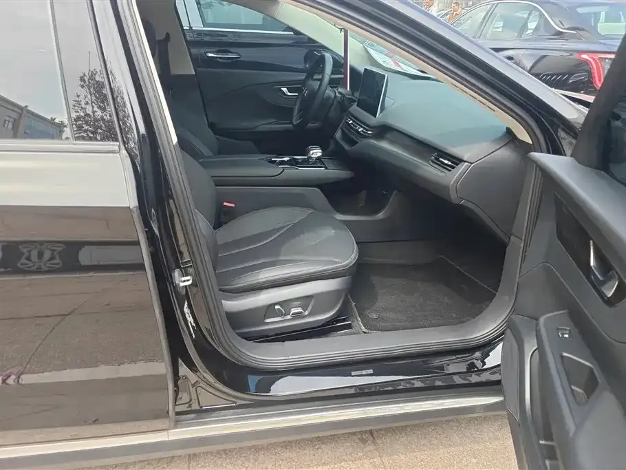 Hongqi E-QM5 2023 из CN, фото 6