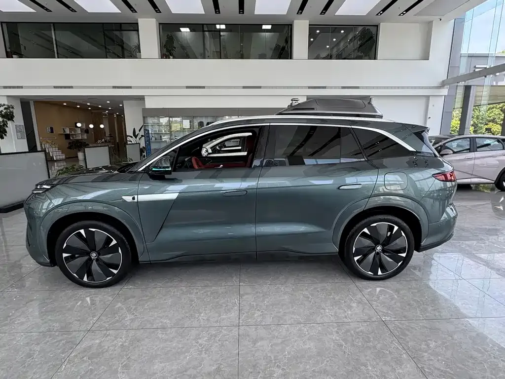 BYD Tang L — фото 10