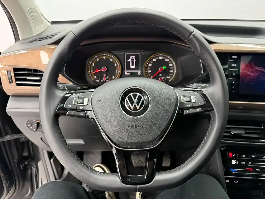 Volkswagen Tharu — фото 9