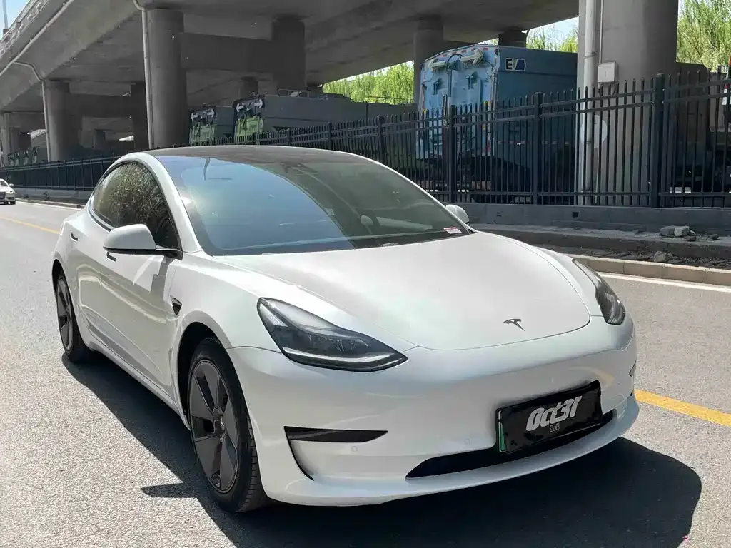 Tesla Model 3 — фото 4