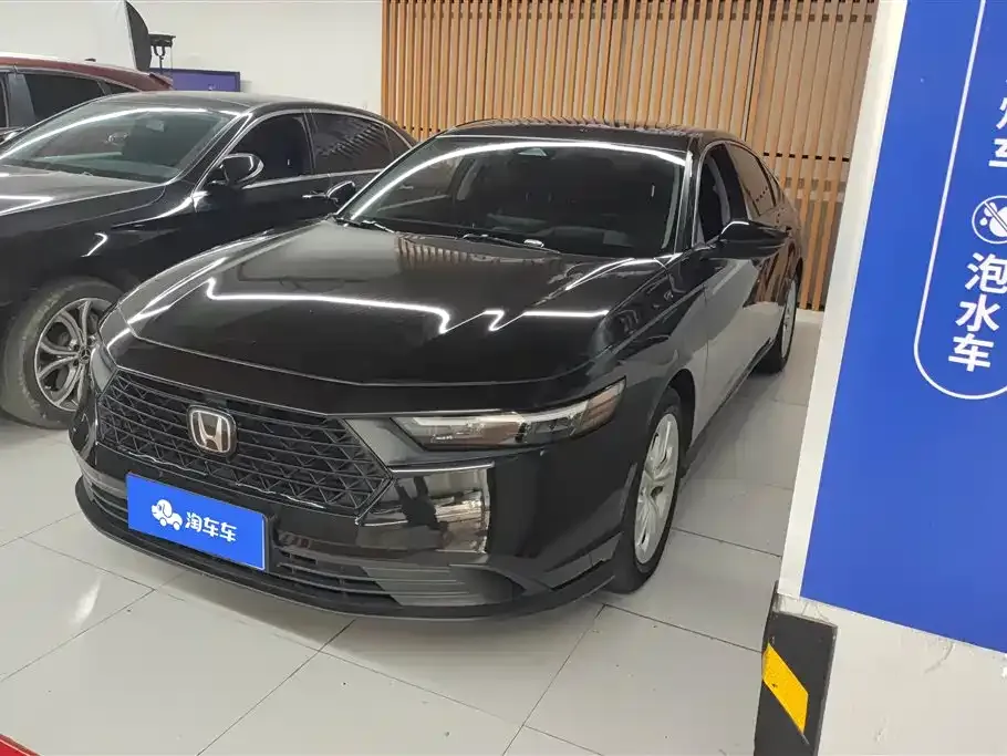 Honda Accord — фото 1