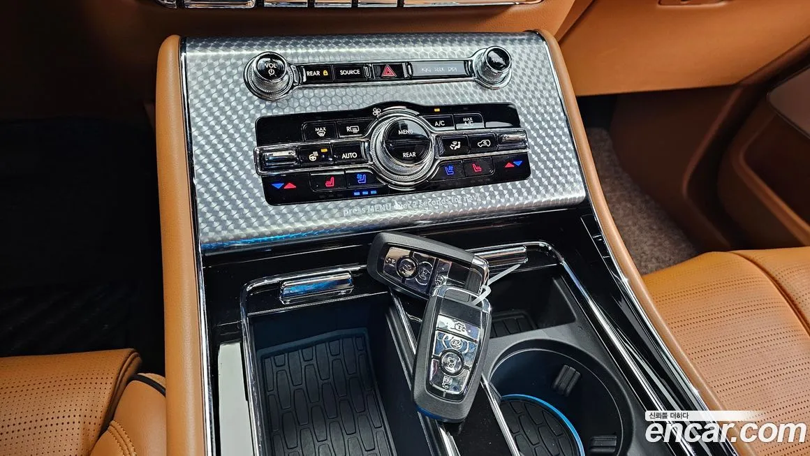 Lincoln Aviator — фото 10