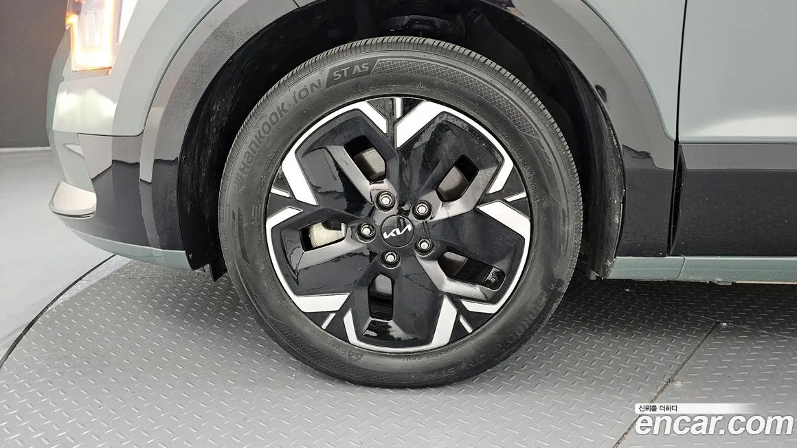 Kia Niro — фото 10