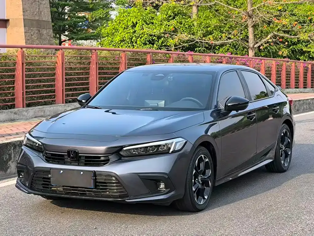 Honda Civic — фото 1