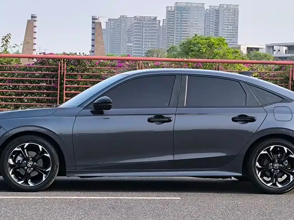 Honda Civic — фото 10