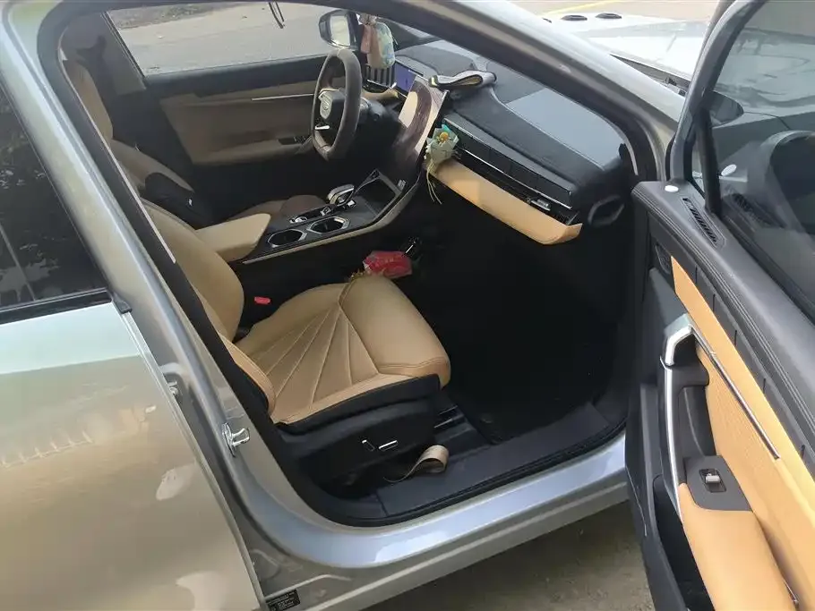 Geely Boyue L 2023 из CN, фото 4