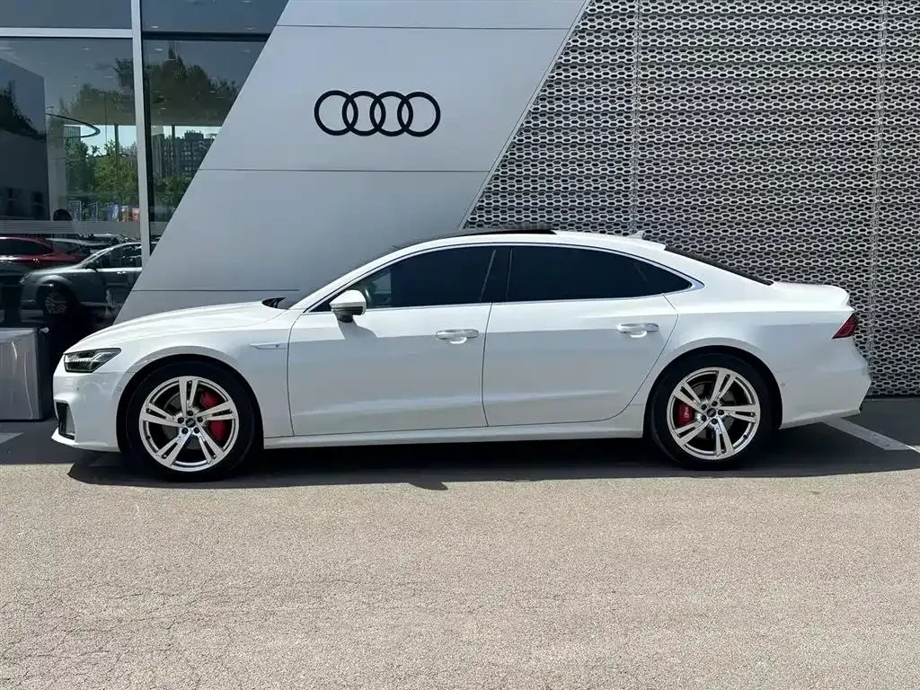 Audi A7L 2023 из CN, фото 4