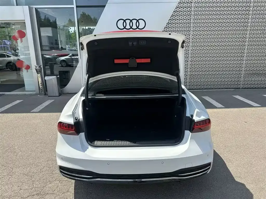 Audi A7L 2023 из CN, фото 7
