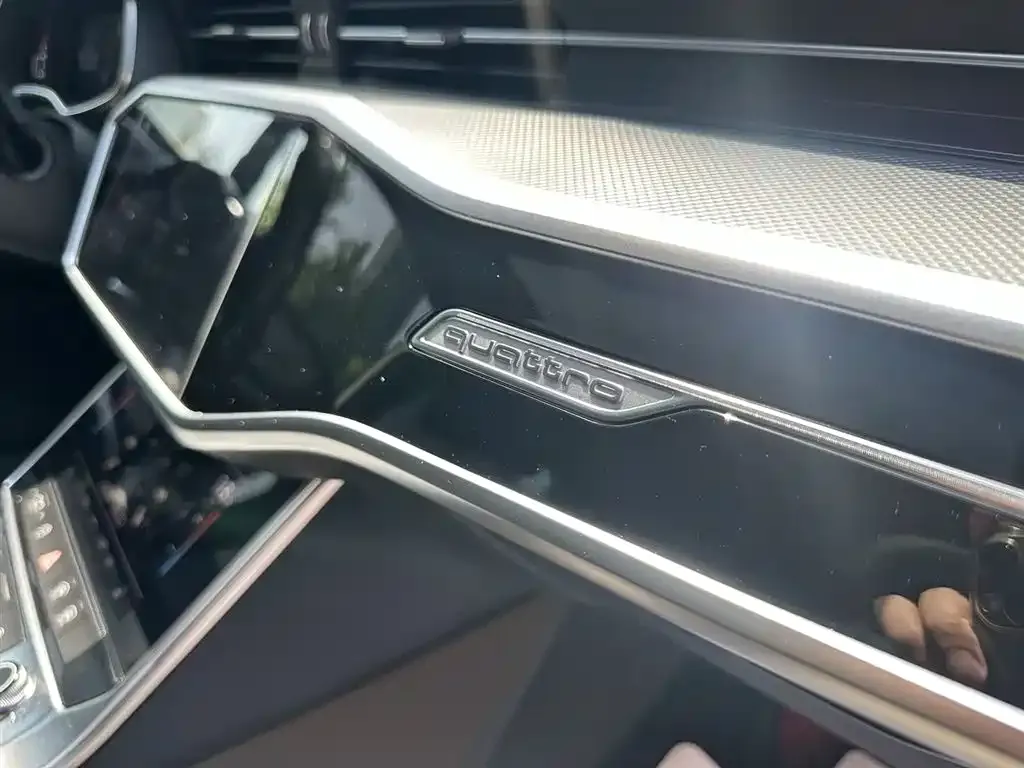 Audi A7L 2023 из CN, фото 3