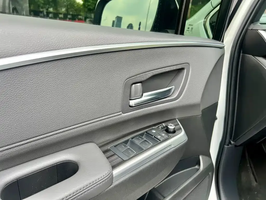 Toyota Sienna — фото 4