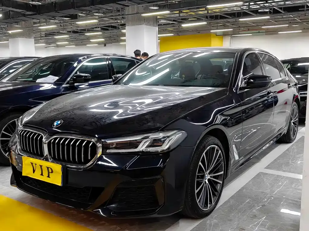 BMW 5 Series — фото 1