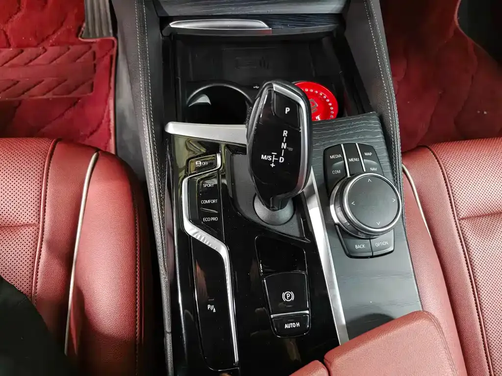 BMW 5 Series — фото 10