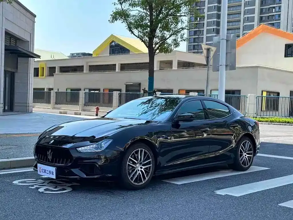 Maserati Ghibli — фото 1