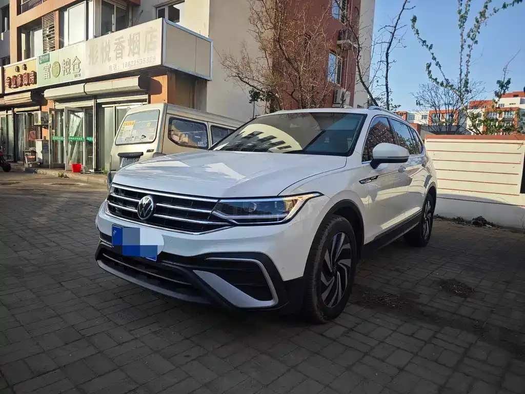 Volkswagen Tiguan L 2023 из CN, фото 1