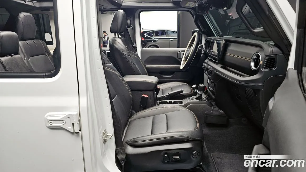 Jeep Wrangler — фото 6