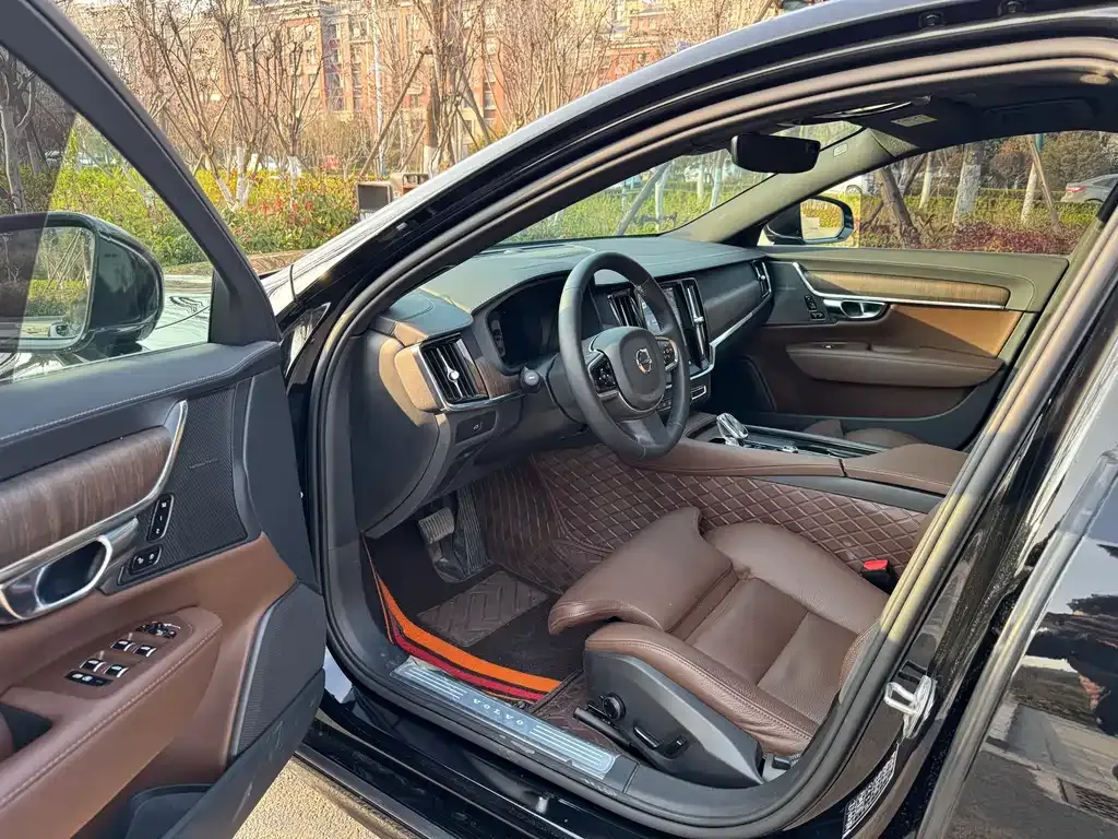 Volvo S90 — фото 10