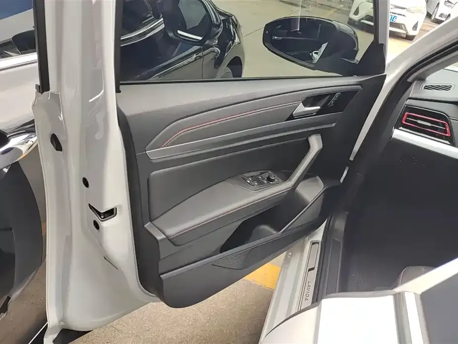 Volkswagen Lavida 2024 из CN, фото 5