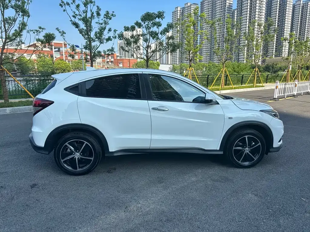 Honda Vezel — фото 10