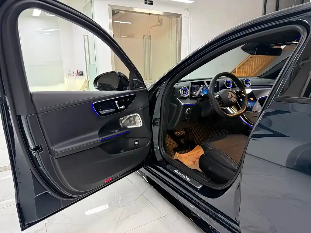 Mercedes-Benz C-Class — фото 10