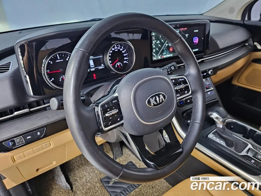 Kia Carnival — фото 4
