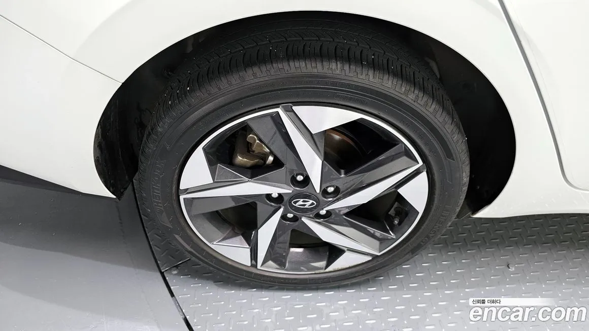Hyundai AVANTE — фото 3