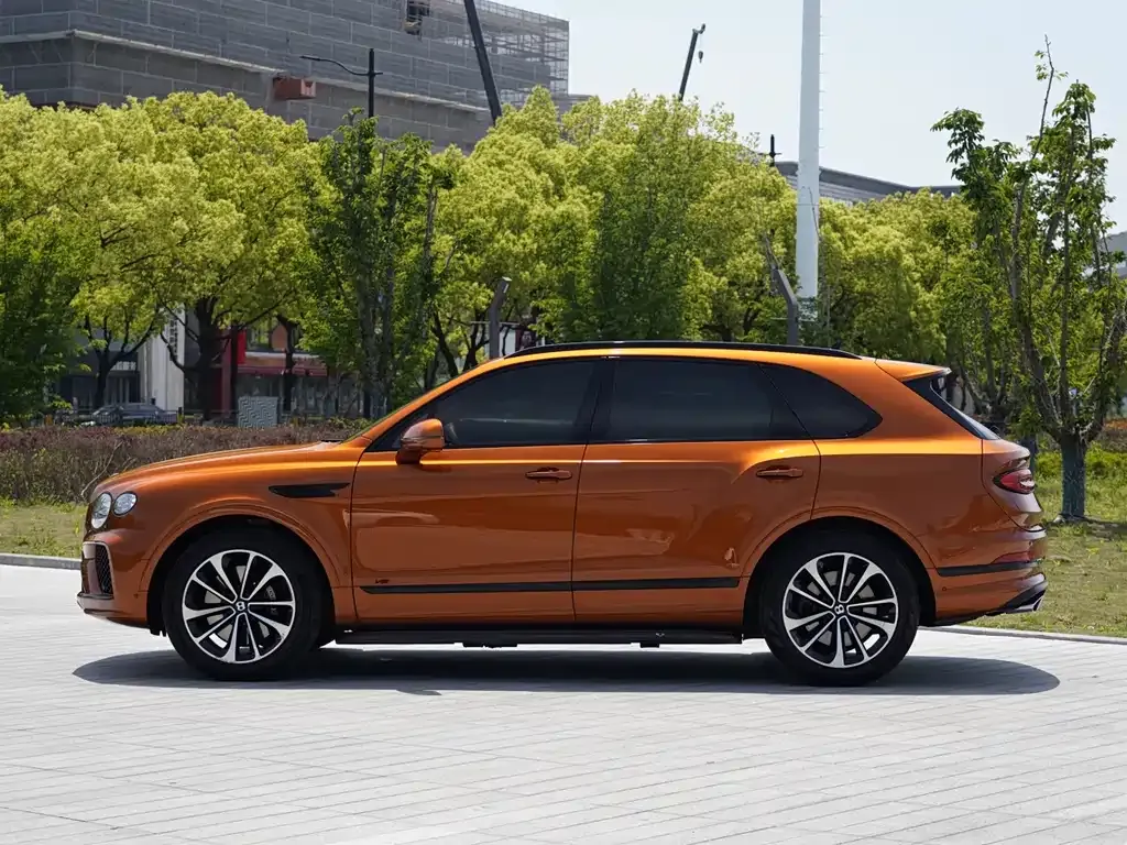Bentley Bentayga 2023 из CN, фото 9