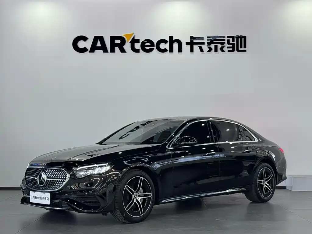 Mercedes-Benz E-Class — фото 1
