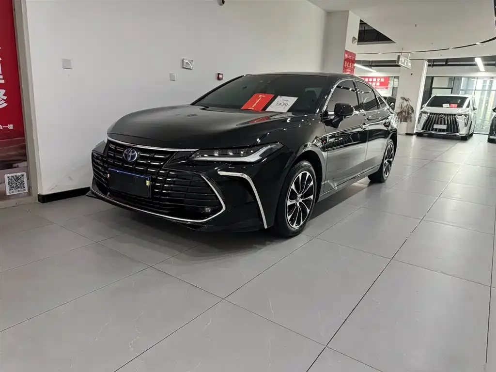 Toyota Avalon — фото 1