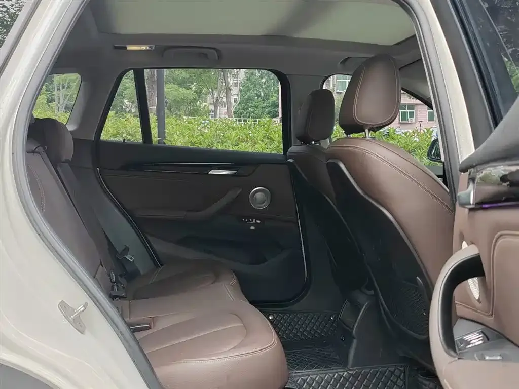 BMW X1 2021 из CN, фото 8