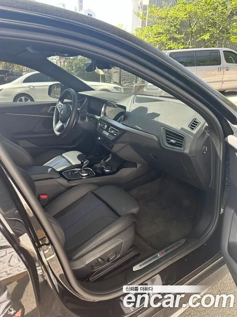 BMW 1-Series 2024 из KR, фото 10