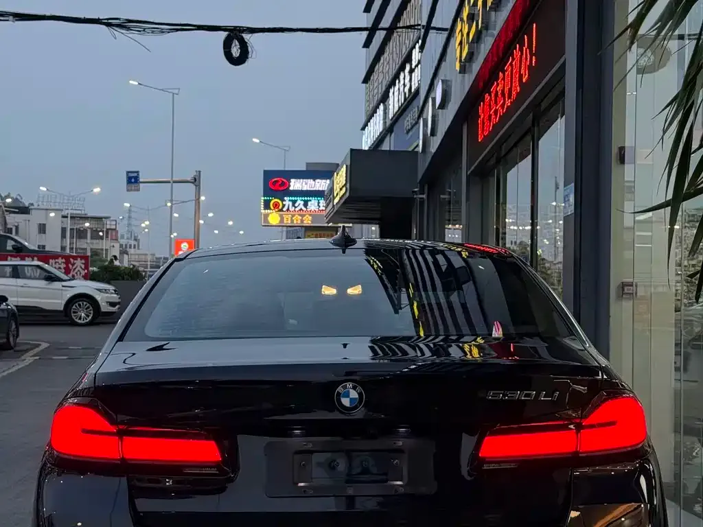 BMW 5 Series — фото 2